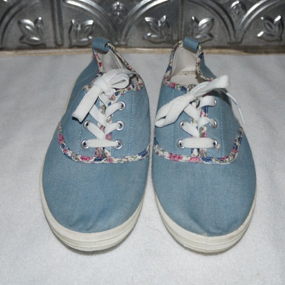 Francesca's Size 6.5 Light Blue Floral Tennis Lace Up Flats